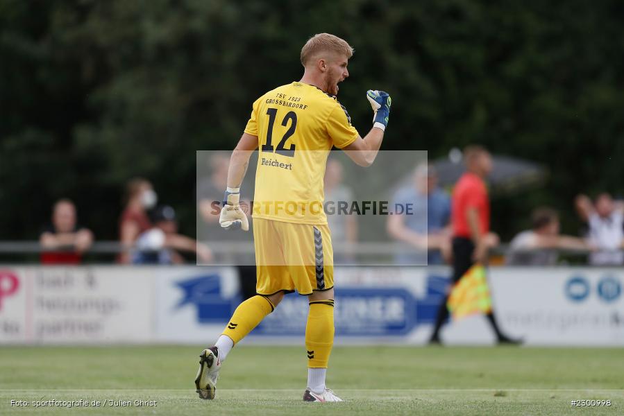 Torwart, Justin Reichert, Sportgelände, Karlburg, 27.07.2021, BFV, sport, action, Fussball, Deutschland, Juli 2021, Saison 2021/2022, Grabfeldgallier, TSV, Bayernliga Nord, TSV Großbardorf, TSV Karlburg - Bild-ID: 2300998