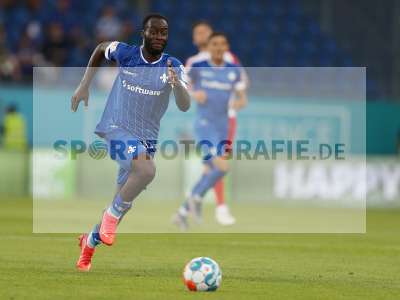 Fotos von SV Darmstadt 98 - SSV Jahn Regensburg auf sportfotografie.de