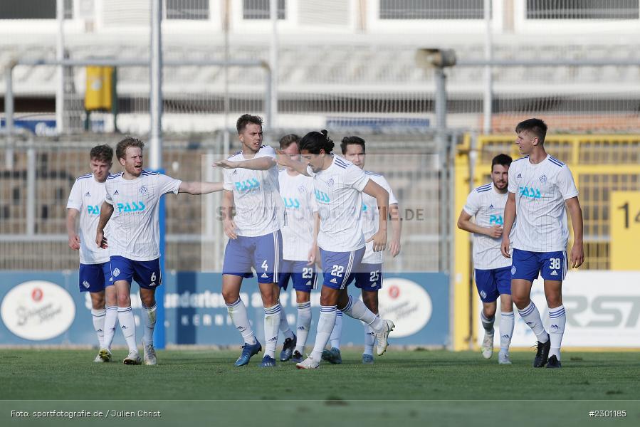 Tom Schulz, Luca Dähn, Roberto Desch, Niklas Borger, Freude, Torjubel, Hamza Boutakhrit, Stadion am Schönbusch, Aschaffenburg, 30.07.2021, BFV, sport, action, Fussball, Deutschland, Juli 2021, Regionalliga Bayern, Saison 2021/2022, SGF, SVA01, SpVgg Greuther Fürth II, SV Viktoria Aschaffenburg - Bild-ID: 2301185 Tom Schulz, Luca Dähn, Roberto Desch, Niklas Borger, Freude, Torjubel, Hamza Boutakhrit, Stadion am Schönbusch, Aschaffenburg, 30.07.2021, BFV, sport, action, Fussball, Deutschland, Juli 2021, Regionalliga Bayern, Saison 2021/2022, SGF, SVA01, SpVgg Greuther Fürth II, SV Viktoria Aschaffenburg - Bild-ID: 2301185