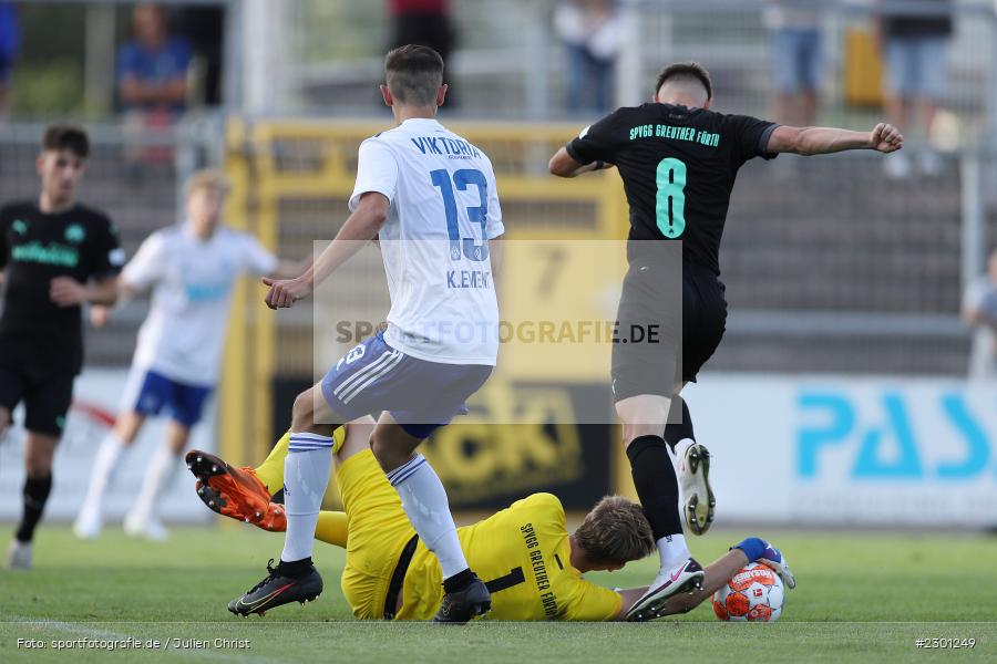 Chance, Lasse Schulz, Stadion am Schönbusch, Aschaffenburg, 30.07.2021, BFV, sport, action, Fussball, Deutschland, Juli 2021, Regionalliga Bayern, Saison 2021/2022, SGF, SVA01, SpVgg Greuther Fürth II, SV Viktoria Aschaffenburg - Bild-ID: 2301249
