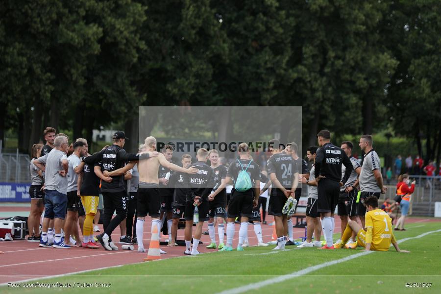 Mannschaftskreis, Willy-Sachs-Stadion, Schweinfurt, 31.07.2021, BFV, sport, action, Fussball, Deutschland, Juli 2021, Regionalliga Bayern, Saison 2021/2022, TSV, FC05, TSV Aubstadt, 1. FC Schweinfurt 05 - Bild-ID: 2301307