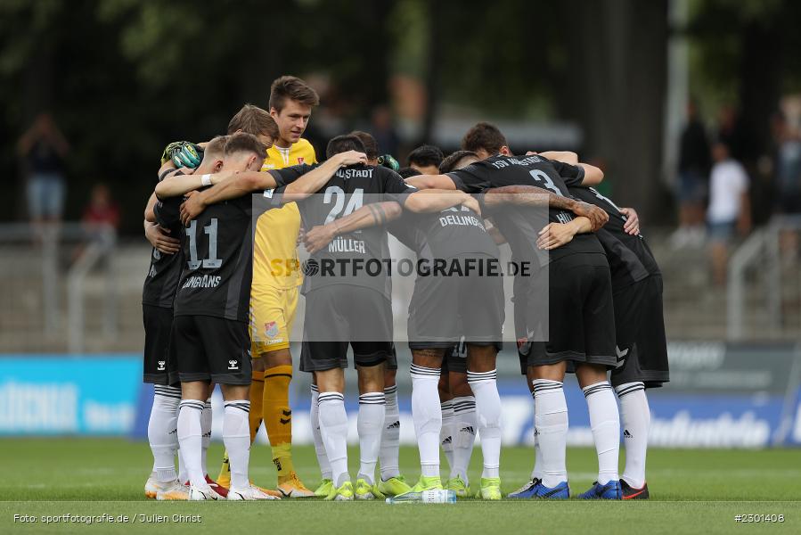 Mannschaftskreis, Willy-Sachs-Stadion, Schweinfurt, 31.07.2021, BFV, sport, action, Fussball, Deutschland, Juli 2021, Regionalliga Bayern, Saison 2021/2022, TSV, FC05, TSV Aubstadt, 1. FC Schweinfurt 05 - Bild-ID: 2301408