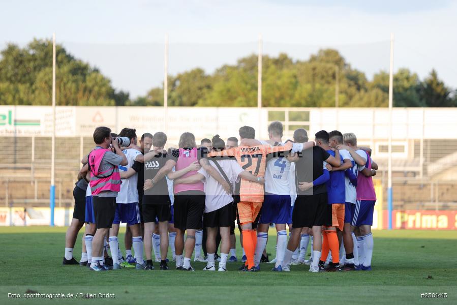 Mannschaftskreis, Stadion am Schönbusch, Aschaffenburg, 30.07.2021, BFV, sport, action, Fussball, Deutschland, Juli 2021, Regionalliga Bayern, Saison 2021/2022, SGF, SVA01, SpVgg Greuther Fürth II, SV Viktoria Aschaffenburg - Bild-ID: 2301413