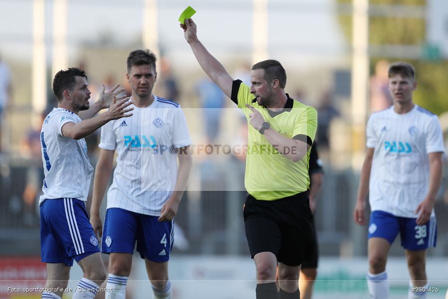 Schiedsrichter, Gelbe Karte, Johannes Hamper, Stadion am Schönbusch, Aschaffenburg, 30.07.2021, BFV, sport, action, Fussball, Deutschland, Juli 2021, Regionalliga Bayern, Saison 2021/2022, SGF, SVA01, SpVgg Greuther Fürth II, SV Viktoria Aschaffenburg - Bild-ID: 2301426 Schiedsrichter, Gelbe Karte, Johannes Hamper, Stadion am Schönbusch, Aschaffenburg, 30.07.2021, BFV, sport, action, Fussball, Deutschland, Juli 2021, Regionalliga Bayern, Saison 2021/2022, SGF, SVA01, SpVgg Greuther Fürth II, SV Viktoria Aschaffenburg - Bild-ID: 2301426