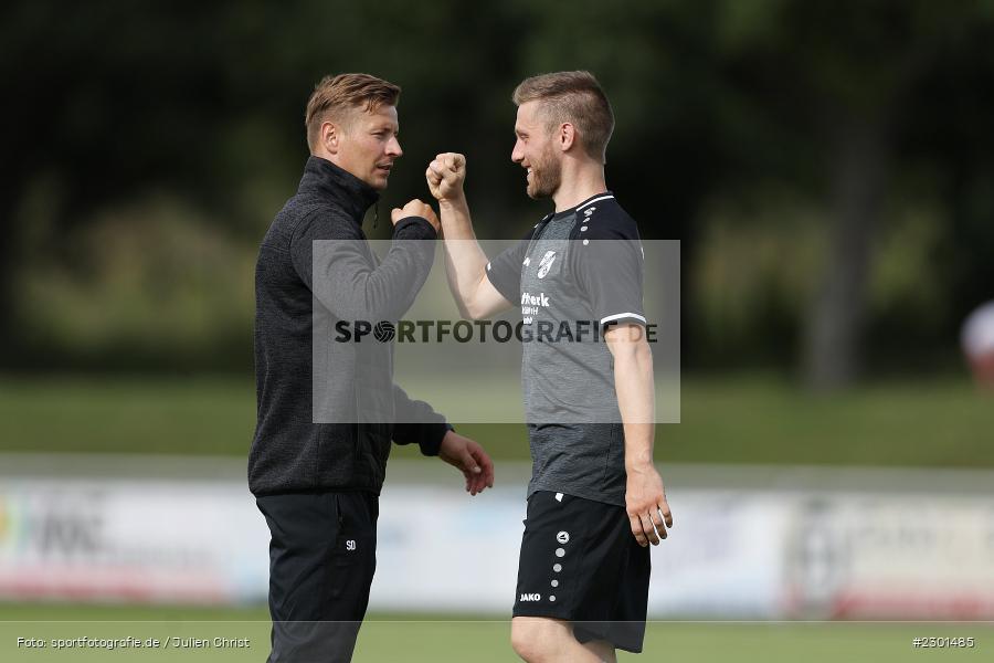 Sieg, Abklatschen, Szymon Dynia, Sportplatz, Retzbach, 01.08.2021, BFV, sport, action, Fussball, Deutschland, August 2021, Kreisliga Würzburg, Saison 2021/2022, FVS, TSV, FV Steinfeld/Hausen-Rohrbach, TSV Retzbach - Bild-ID: 2301485