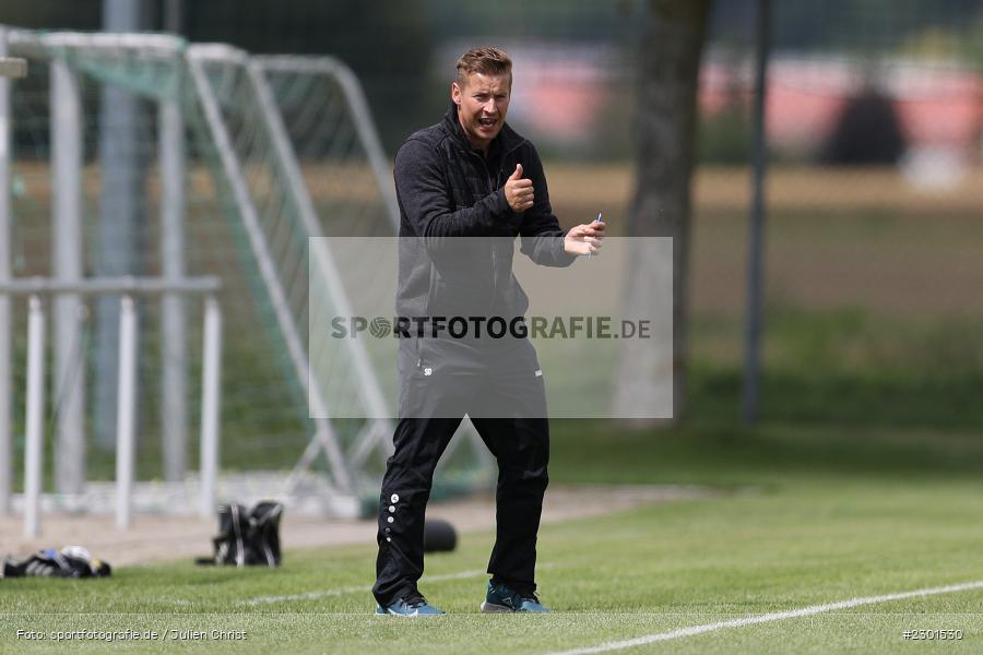 Gestik, Applaudiert, Szymon Dynia, Sportplatz, Retzbach, 01.08.2021, BFV, sport, action, Fussball, Deutschland, August 2021, Kreisliga Würzburg, Saison 2021/2022, FVS, TSV, FV Steinfeld/Hausen-Rohrbach, TSV Retzbach - Bild-ID: 2301530