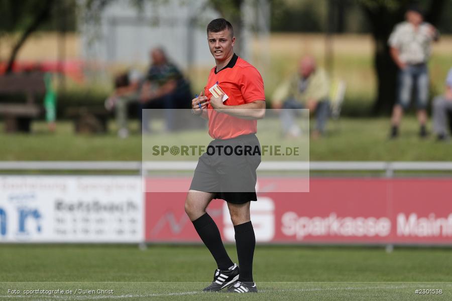 Schiedsrichter, Ramon Taub, Sportplatz, Retzbach, 01.08.2021, BFV, sport, action, Fussball, Deutschland, August 2021, Kreisliga Würzburg, Saison 2021/2022, FVS, TSV, FV Steinfeld/Hausen-Rohrbach, TSV Retzbach - Bild-ID: 2301538