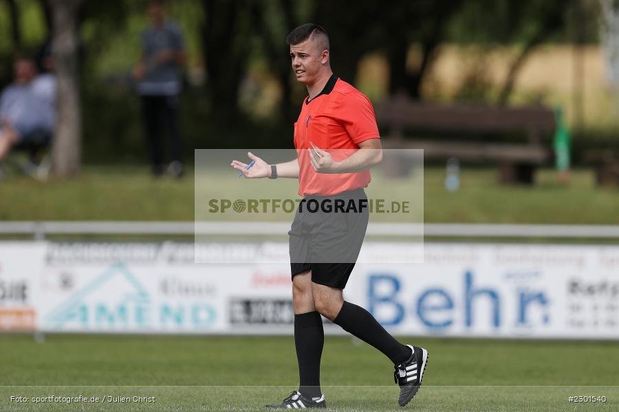 Schiedsrichter, Ramon Taub, Sportplatz, Retzbach, 01.08.2021, BFV, sport, action, Fussball, Deutschland, August 2021, Kreisliga Würzburg, Saison 2021/2022, FVS, TSV, FV Steinfeld/Hausen-Rohrbach, TSV Retzbach - Bild-ID: 2301540