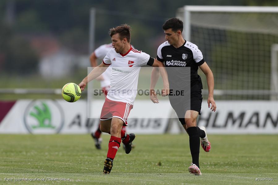 Max Lambrecht, Tobias Väth, Sportplatz, Karlburg, 01.08.2021, BFV, sport, action, Fussball, Deutschland, August 2021, Kreisliga Würzburg, Saison 2021/2022, SVE, TSV, SV Erlenbach, TSV Karlburg II - Bild-ID: 2301700
