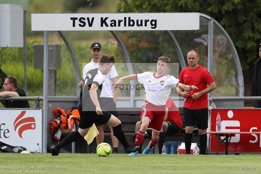 Duell, Luis Kohlmann, Marco Rickert, Jakob Böger, Sportplatz, Karlburg, 01.08.2021, BFV, sport, action, Fussball, Deutschland, August 2021, Kreisliga Würzburg, Saison 2021/2022, SVE, TSV, SV Erlenbach, TSV Karlburg II - Bild-ID: 2301747 Duell, Luis Kohlmann, Marco Rickert, Jakob Böger, Sportplatz, Karlburg, 01.08.2021, BFV, sport, action, Fussball, Deutschland, August 2021, Kreisliga Würzburg, Saison 2021/2022, SVE, TSV, SV Erlenbach, TSV Karlburg II - Bild-ID: 2301747