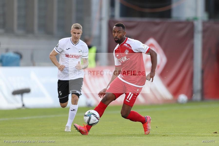 Saliou Sane, FLYERALARM Arena, Würzburg, 02.08.2021, DFB, sport, action, Fussball, Deutschland, August 2021, 3. Liga, Saison 2021/2022, SCV, FWK, SC Verl, FC Würzburger Kickers - Bild-ID: 2301771