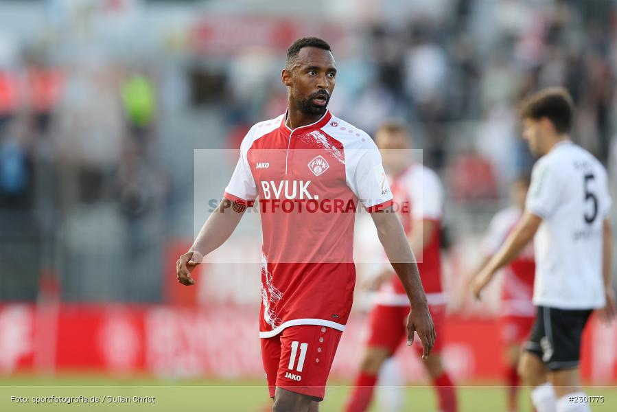 Saliou Sane, FLYERALARM Arena, Würzburg, 02.08.2021, DFB, sport, action, Fussball, Deutschland, August 2021, 3. Liga, Saison 2021/2022, SCV, FWK, SC Verl, FC Würzburger Kickers - Bild-ID: 2301775
