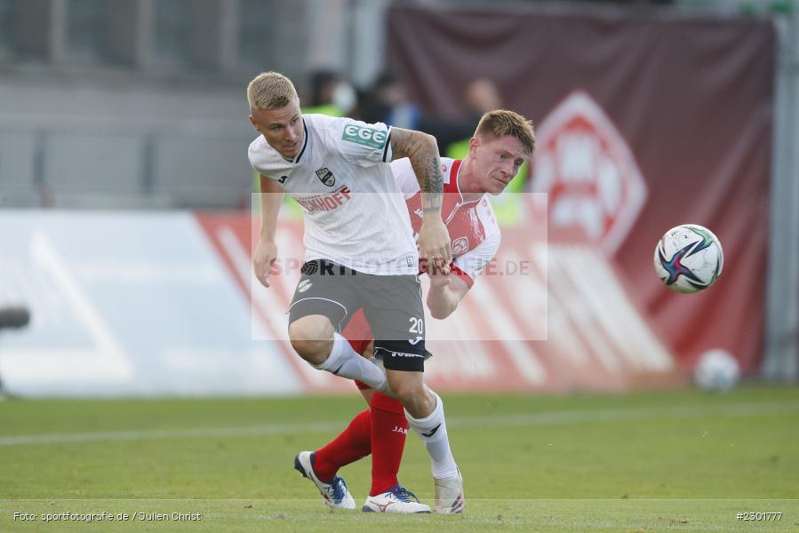 Luca Stellwagen, FLYERALARM Arena, Würzburg, 02.08.2021, DFB, sport, action, Fussball, Deutschland, August 2021, 3. Liga, Saison 2021/2022, SCV, FWK, SC Verl, FC Würzburger Kickers - Bild-ID: 2301777