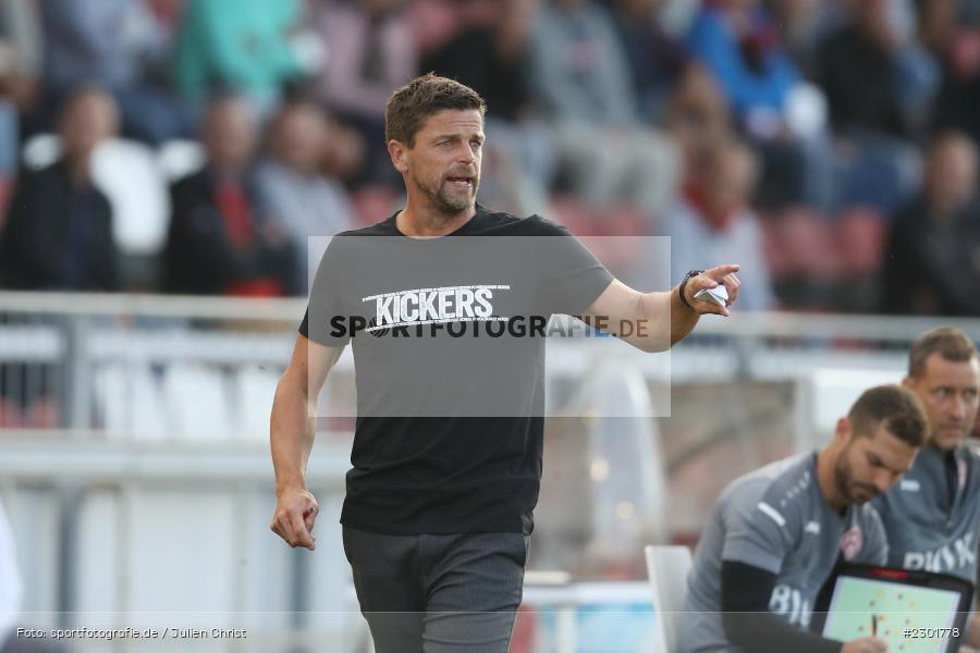 Torsten Ziegner, FLYERALARM Arena, Würzburg, 02.08.2021, DFB, sport, action, Fussball, Deutschland, August 2021, 3. Liga, Saison 2021/2022, SCV, FWK, SC Verl, FC Würzburger Kickers - Bild-ID: 2301778