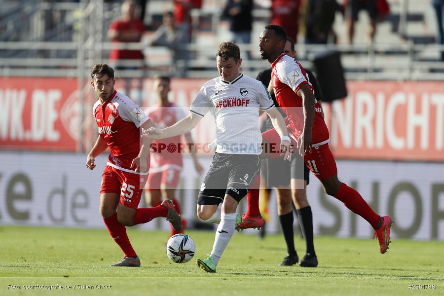 Julian Schwermann, FLYERALARM Arena, Würzburg, 02.08.2021, DFB, sport, action, Fussball, Deutschland, August 2021, 3. Liga, Saison 2021/2022, SCV, FWK, SC Verl, FC Würzburger Kickers - Bild-ID: 2301788 Julian Schwermann, FLYERALARM Arena, Würzburg, 02.08.2021, DFB, sport, action, Fussball, Deutschland, August 2021, 3. Liga, Saison 2021/2022, SCV, FWK, SC Verl, FC Würzburger Kickers - Bild-ID: 2301788