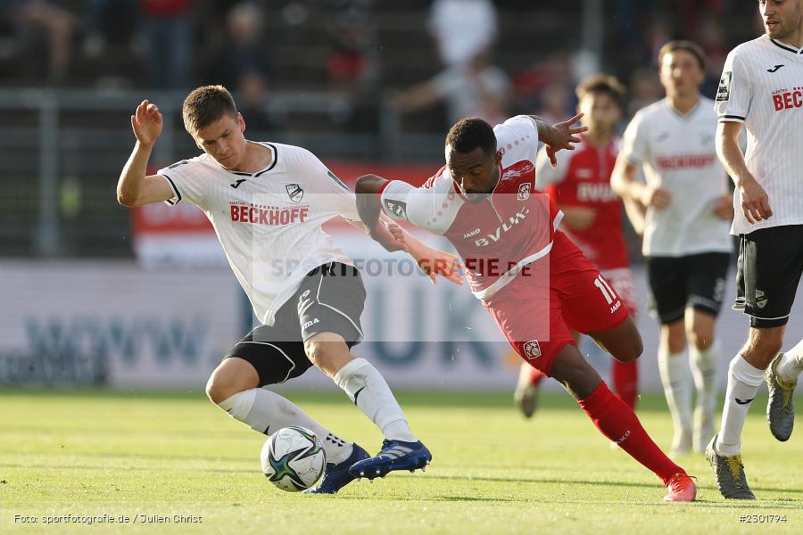 Lasse Jürgensen, FLYERALARM Arena, Würzburg, 02.08.2021, DFB, sport, action, Fussball, Deutschland, August 2021, 3. Liga, Saison 2021/2022, SCV, FWK, SC Verl, FC Würzburger Kickers - Bild-ID: 2301794 Lasse Jürgensen, FLYERALARM Arena, Würzburg, 02.08.2021, DFB, sport, action, Fussball, Deutschland, August 2021, 3. Liga, Saison 2021/2022, SCV, FWK, SC Verl, FC Würzburger Kickers - Bild-ID: 2301794