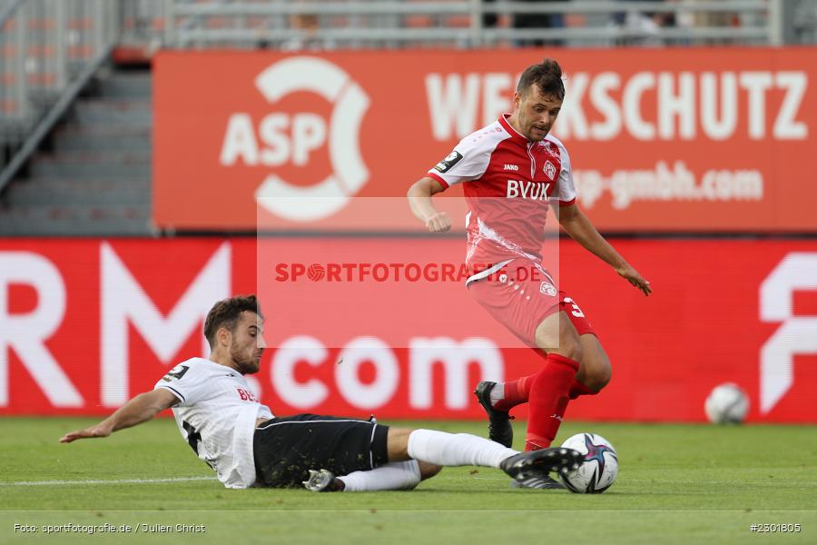 Robert Herrmann, FLYERALARM Arena, Würzburg, 02.08.2021, DFB, sport, action, Fussball, Deutschland, August 2021, 3. Liga, Saison 2021/2022, SCV, FWK, SC Verl, FC Würzburger Kickers - Bild-ID: 2301805
