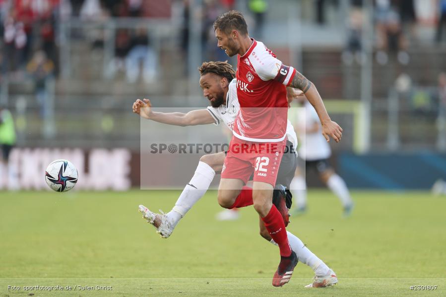 Christian Strohdiek, FLYERALARM Arena, Würzburg, 02.08.2021, DFB, sport, action, Fussball, Deutschland, August 2021, 3. Liga, Saison 2021/2022, SCV, FWK, SC Verl, FC Würzburger Kickers - Bild-ID: 2301807