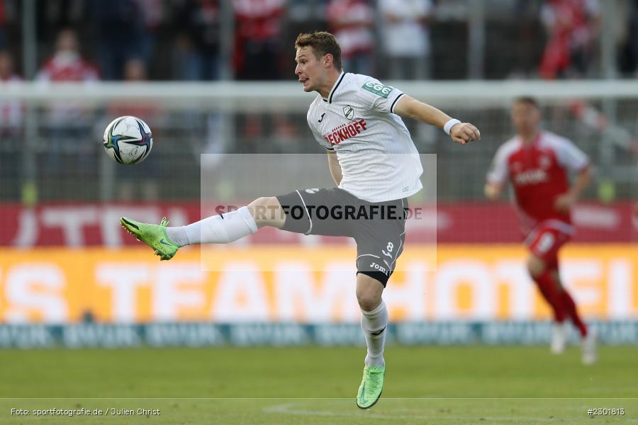 Julian Schwermann, FLYERALARM Arena, Würzburg, 02.08.2021, DFB, sport, action, Fussball, Deutschland, August 2021, 3. Liga, Saison 2021/2022, SCV, FWK, SC Verl, FC Würzburger Kickers - Bild-ID: 2301813