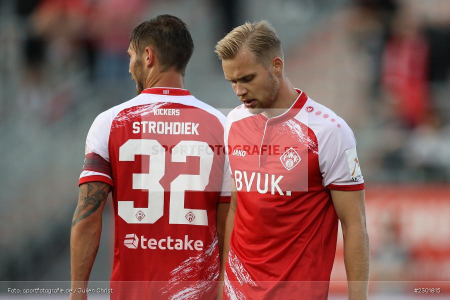 Christian Strohdiek, enttäuscht, Lars Dietz, FLYERALARM Arena, Würzburg, 02.08.2021, DFB, sport, action, Fussball, Deutschland, August 2021, 3. Liga, Saison 2021/2022, SCV, FWK, SC Verl, FC Würzburger Kickers - Bild-ID: 2301815