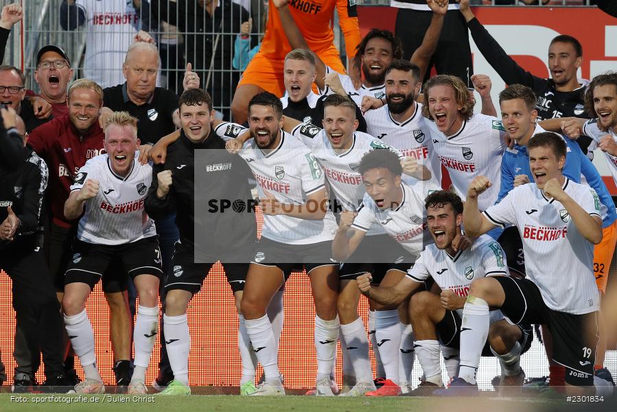 Ron Berlinski, Jubel, Sieg, FLYERALARM Arena, Würzburg, 02.08.2021, DFB, sport, action, Fussball, Deutschland, August 2021, 3. Liga, Saison 2021/2022, SCV, FWK, SC Verl, FC Würzburger Kickers - Bild-ID: 2301834