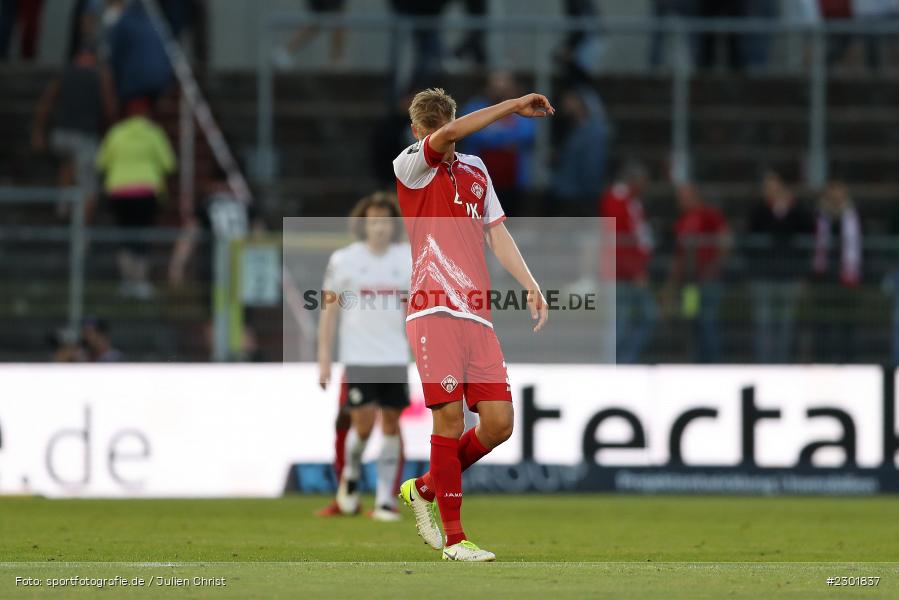 Enttäuscht, Niklas Hoffmann, FLYERALARM Arena, Würzburg, 02.08.2021, DFB, sport, action, Fussball, Deutschland, August 2021, 3. Liga, Saison 2021/2022, SCV, FWK, SC Verl, FC Würzburger Kickers - Bild-ID: 2301837