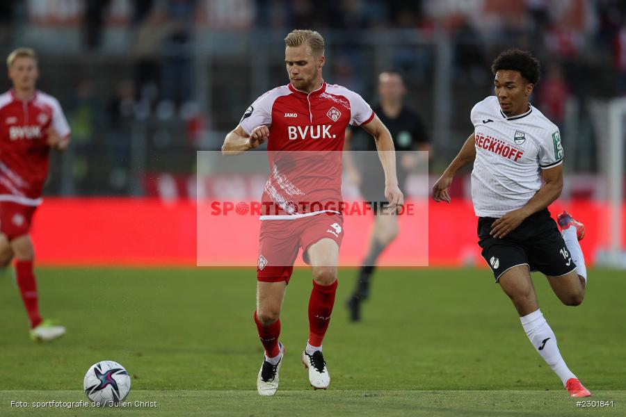 Lars Dietz, FLYERALARM Arena, Würzburg, 02.08.2021, DFB, sport, action, Fussball, Deutschland, August 2021, 3. Liga, Saison 2021/2022, SCV, FWK, SC Verl, FC Würzburger Kickers - Bild-ID: 2301841