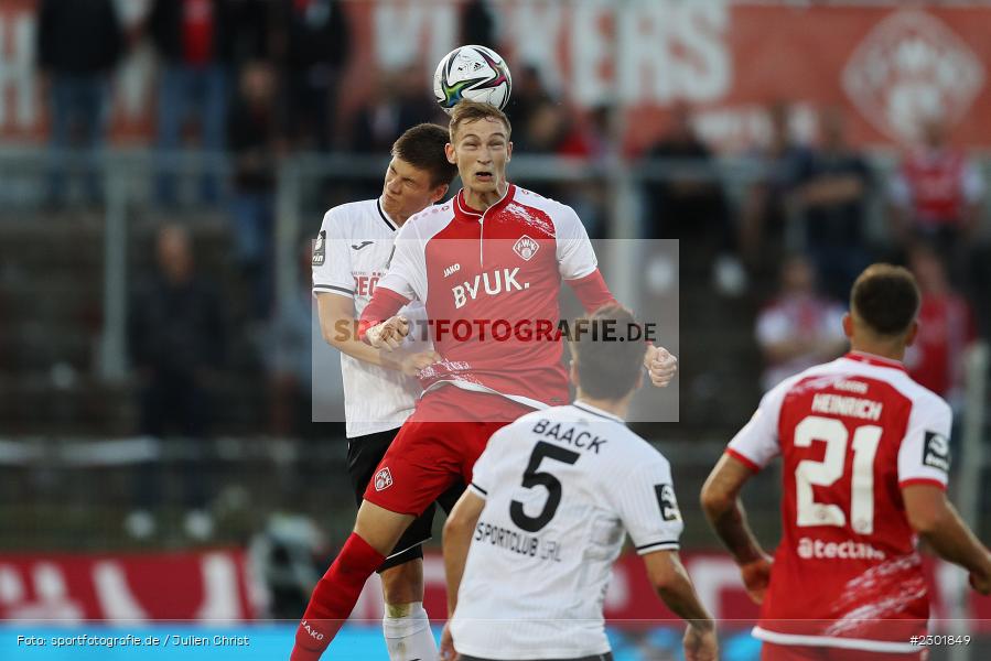 Maximilian Breunig, FLYERALARM Arena, Würzburg, 02.08.2021, DFB, sport, action, Fussball, Deutschland, August 2021, 3. Liga, Saison 2021/2022, SCV, FWK, SC Verl, FC Würzburger Kickers - Bild-ID: 2301849