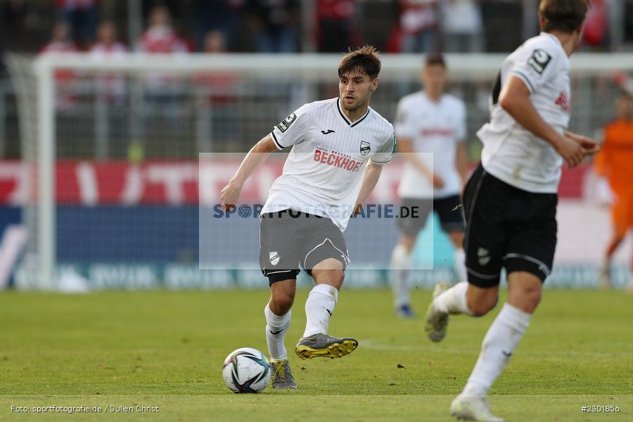 Tom Baack, FLYERALARM Arena, Würzburg, 02.08.2021, DFB, sport, action, Fussball, Deutschland, August 2021, 3. Liga, Saison 2021/2022, SCV, FWK, SC Verl, FC Würzburger Kickers - Bild-ID: 2301856