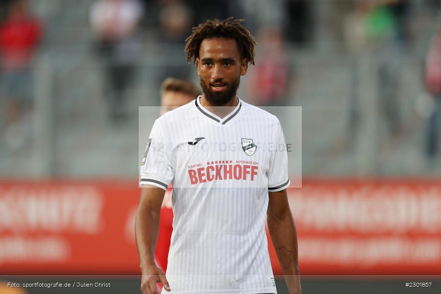 Cyrill Elija Akono, FLYERALARM Arena, Würzburg, 02.08.2021, DFB, sport, action, Fussball, Deutschland, August 2021, 3. Liga, Saison 2021/2022, SCV, FWK, SC Verl, FC Würzburger Kickers - Bild-ID: 2301857