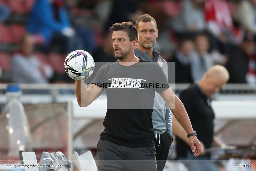 Michael Hiemisch, Torsten Ziegner, FLYERALARM Arena, Würzburg, 02.08.2021, DFB, sport, action, Fussball, Deutschland, August 2021, 3. Liga, Saison 2021/2022, SCV, FWK, SC Verl, FC Würzburger Kickers - Bild-ID: 2301860