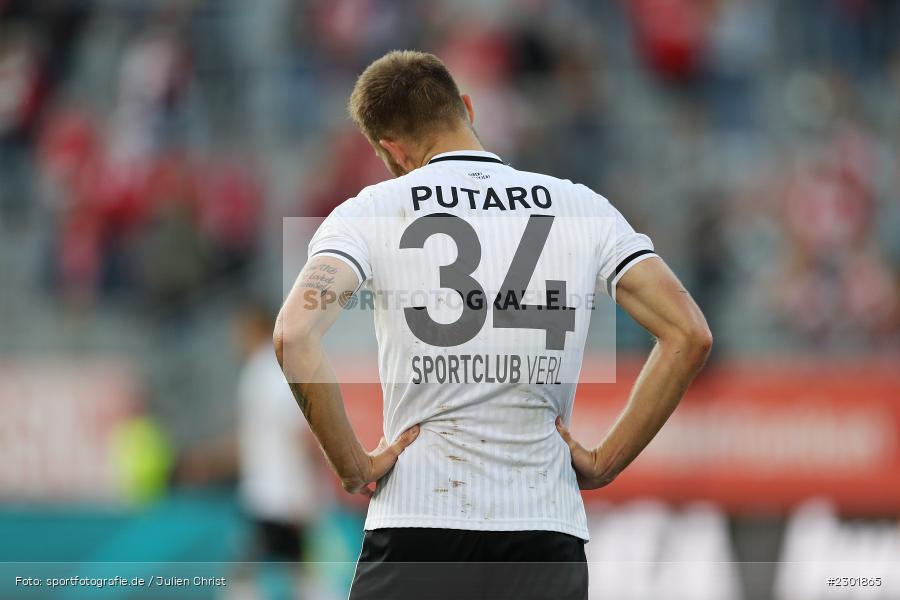 Rückennummer, Backside, Haltung, Gestik, Enttäuscht, Leandro Putaro, FLYERALARM Arena, Würzburg, 02.08.2021, DFB, sport, action, Fussball, Deutschland, August 2021, 3. Liga, Saison 2021/2022, SCV, FWK, SC Verl, FC Würzburger Kickers - Bild-ID: 2301865