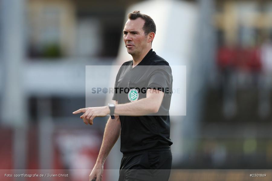 Hände, Arme, gestikuliert, Mitja Stegemann, FLYERALARM Arena, Würzburg, 02.08.2021, DFB, sport, action, Fussball, Deutschland, August 2021, 3. Liga, Saison 2021/2022, SCV, FWK, SC Verl, FC Würzburger Kickers - Bild-ID: 2301869