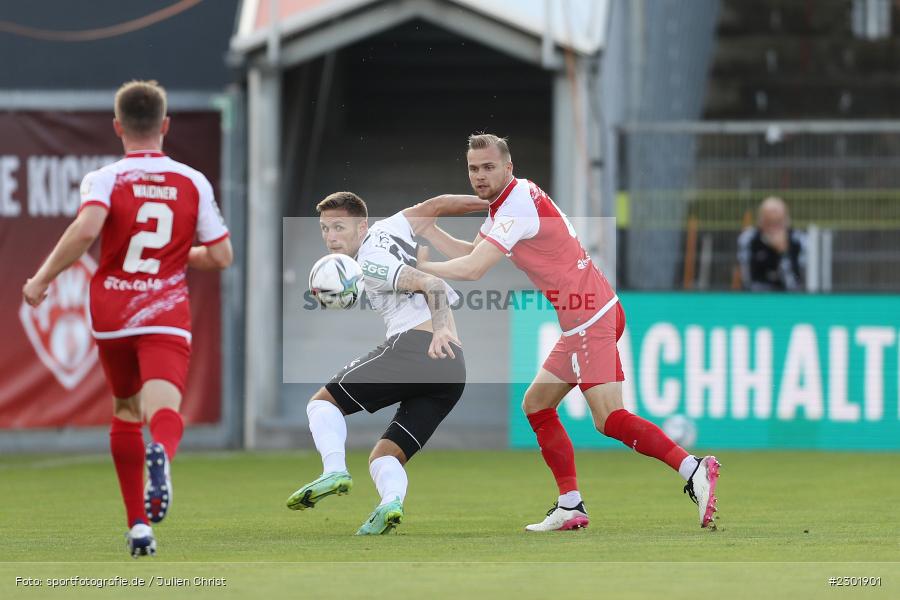 Leandro Putaro, Lars Dietz, FLYERALARM Arena, Würzburg, 02.08.2021, DFB, sport, action, Fussball, Deutschland, August 2021, 3. Liga, Saison 2021/2022, SCV, FWK, SC Verl, FC Würzburger Kickers - Bild-ID: 2301901