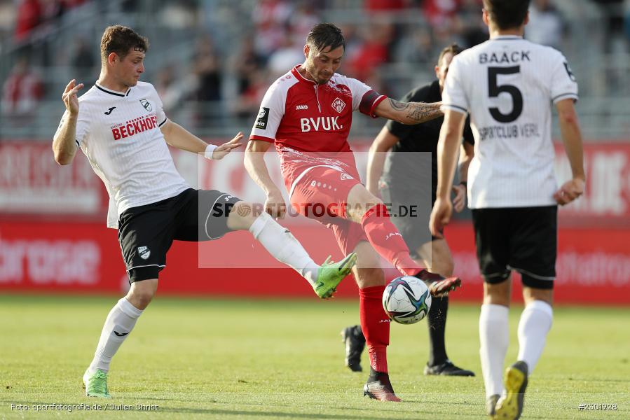 Christian Strohdiek, FLYERALARM Arena, Würzburg, 02.08.2021, DFB, sport, action, Fussball, Deutschland, August 2021, 3. Liga, Saison 2021/2022, SCV, FWK, SC Verl, FC Würzburger Kickers - Bild-ID: 2301928