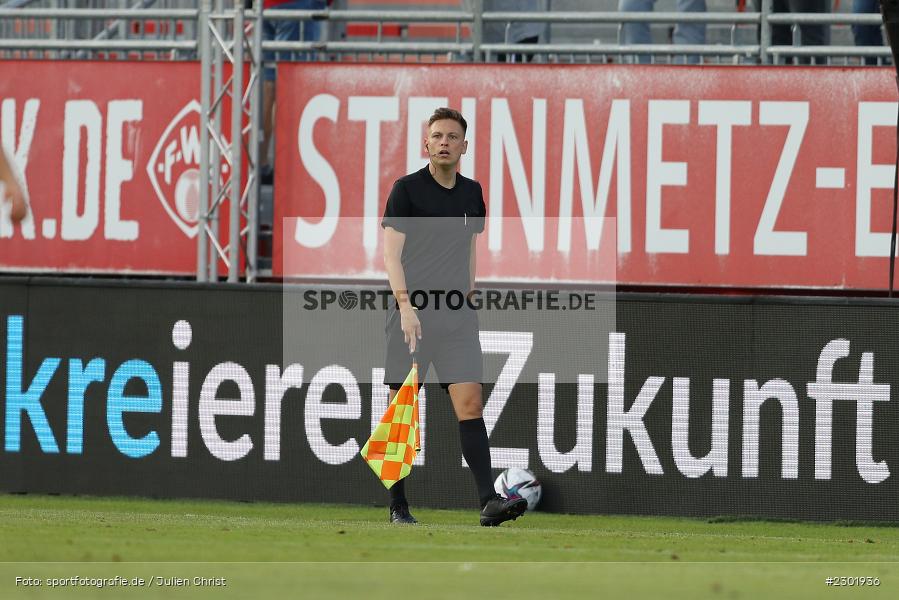 Assistent, Thibaut Scheer, FLYERALARM Arena, Würzburg, 02.08.2021, DFB, sport, action, Fussball, Deutschland, August 2021, 3. Liga, Saison 2021/2022, SCV, FWK, SC Verl, FC Würzburger Kickers - Bild-ID: 2301936