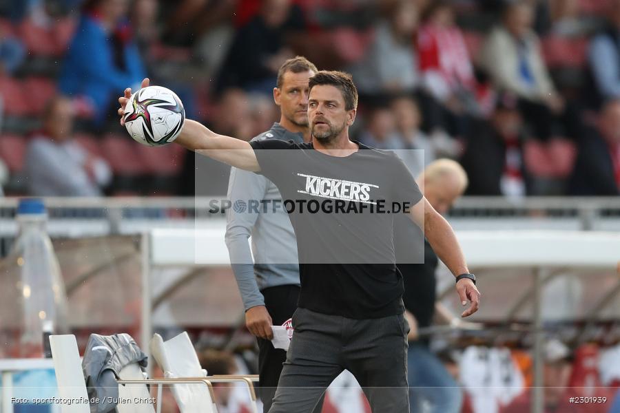 Torsten Ziegner, FLYERALARM Arena, Würzburg, 02.08.2021, DFB, sport, action, Fussball, Deutschland, August 2021, 3. Liga, Saison 2021/2022, SCV, FWK, SC Verl, FC Würzburger Kickers - Bild-ID: 2301939