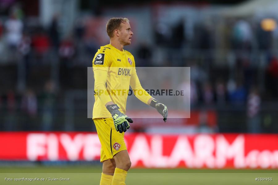 Enttäuscht, Hendrik Bonmann, FLYERALARM Arena, Würzburg, 02.08.2021, DFB, sport, action, Fussball, Deutschland, August 2021, 3. Liga, Saison 2021/2022, SCV, FWK, SC Verl, FC Würzburger Kickers - Bild-ID: 2301953