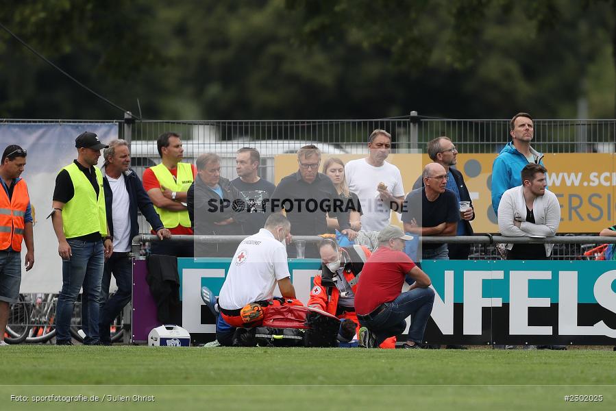 Verletzung, Sanitäter, BRK, Rettungswagen, Fabio Bozesan, Sportgelände, Karlburg, 04.08.2021, BFV, sport, action, Fussball, Deutschland, August 2021, Bayernliga Nord, Saison 2021/2022, WFV, TSV, Würzburger FV, TSV Karlburg - Bild-ID: 2302025