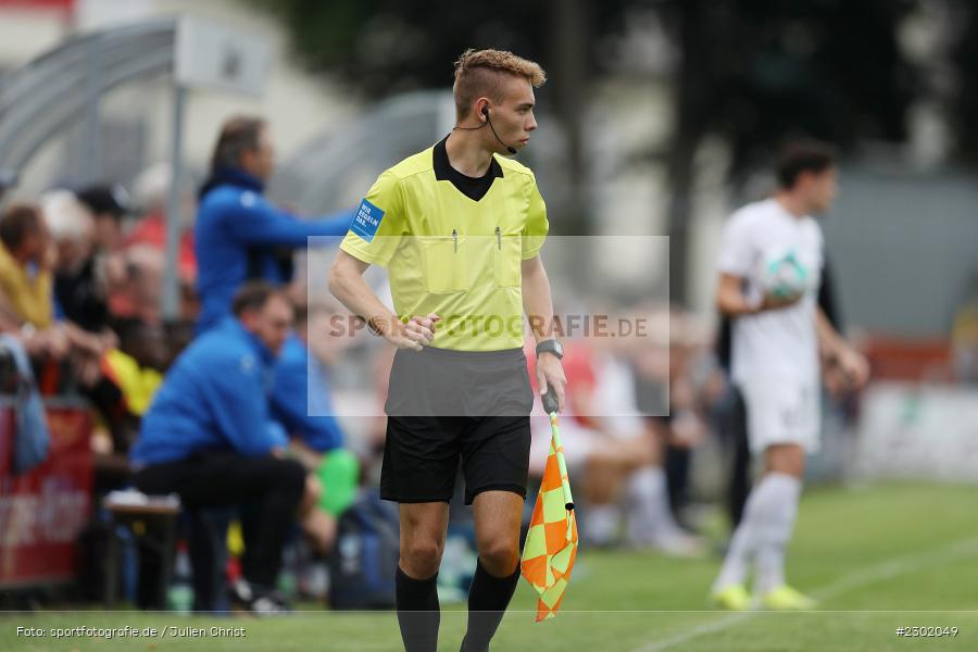 Assistent, Niklas Wich, Sportgelände, Karlburg, 04.08.2021, BFV, sport, action, Fussball, Deutschland, August 2021, Bayernliga Nord, Saison 2021/2022, WFV, TSV, Würzburger FV, TSV Karlburg - Bild-ID: 2302049