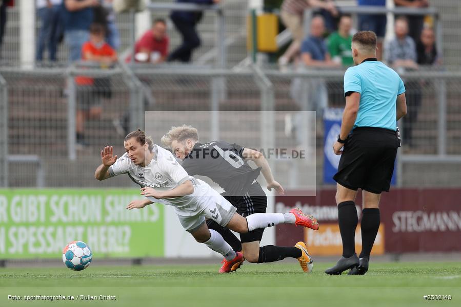 Roberto Desch, Denis Ade, Stadion am Schönbusch, Aschaffenburg, 06.08.2021, BFV, sport, action, Fussball, Deutschland, August 2021, Regionalliga Bayern, Saison 2021/2022, SVW, SVA01, SV Wacker Burghausen, SV Viktoria Aschaffenburg - Bild-ID: 2302140
