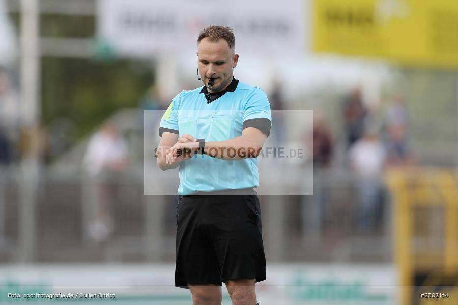 Schiedsrichter, Christopher Knauer, Stadion am Schönbusch, Aschaffenburg, 06.08.2021, BFV, sport, action, Fussball, Deutschland, August 2021, Regionalliga Bayern, Saison 2021/2022, SVW, SVA01, SV Wacker Burghausen, SV Viktoria Aschaffenburg - Bild-ID: 2302164 Schiedsrichter, Christopher Knauer, Stadion am Schönbusch, Aschaffenburg, 06.08.2021, BFV, sport, action, Fussball, Deutschland, August 2021, Regionalliga Bayern, Saison 2021/2022, SVW, SVA01, SV Wacker Burghausen, SV Viktoria Aschaffenburg - Bild-ID: 2302164
