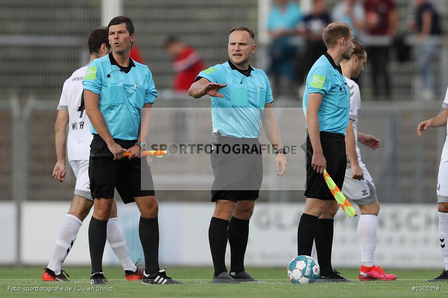 Schiedsrichter, Christopher Knauer, Stadion am Schönbusch, Aschaffenburg, 06.08.2021, BFV, sport, action, Fussball, Deutschland, August 2021, Regionalliga Bayern, Saison 2021/2022, SVW, SVA01, SV Wacker Burghausen, SV Viktoria Aschaffenburg - Bild-ID: 2302218 Schiedsrichter, Christopher Knauer, Stadion am Schönbusch, Aschaffenburg, 06.08.2021, BFV, sport, action, Fussball, Deutschland, August 2021, Regionalliga Bayern, Saison 2021/2022, SVW, SVA01, SV Wacker Burghausen, SV Viktoria Aschaffenburg - Bild-ID: 2302218