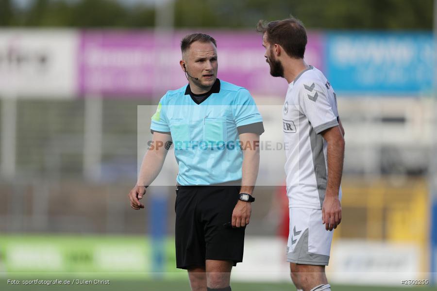 Schiedsrichter, Christopher Knauer, Stadion am Schönbusch, Aschaffenburg, 06.08.2021, BFV, sport, action, Fussball, Deutschland, August 2021, Regionalliga Bayern, Saison 2021/2022, SVW, SVA01, SV Wacker Burghausen, SV Viktoria Aschaffenburg - Bild-ID: 2302255 Schiedsrichter, Christopher Knauer, Stadion am Schönbusch, Aschaffenburg, 06.08.2021, BFV, sport, action, Fussball, Deutschland, August 2021, Regionalliga Bayern, Saison 2021/2022, SVW, SVA01, SV Wacker Burghausen, SV Viktoria Aschaffenburg - Bild-ID: 2302255