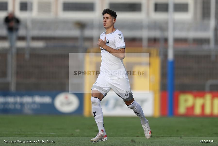 Lukas Mazagg, Stadion am Schönbusch, Aschaffenburg, 06.08.2021, BFV, sport, action, Fussball, Deutschland, August 2021, Regionalliga Bayern, Saison 2021/2022, SVW, SVA01, SV Wacker Burghausen, SV Viktoria Aschaffenburg - Bild-ID: 2302299