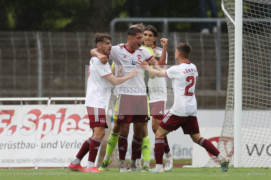 Nikola Komljenovic, Pascal Moll, Torwart Jan Reichert, Jubel, Rettungsaktion, Seid Korac, Willy-Sachs-Stadion, Schweinfurt, 07.08.2021, BFV, sport, action, Fussball, Deutschland, August 2021, Regionalliga Bayern, Saison 2021/2022, FCN, FC05, 1. FC Nürnberg II, 1. FC Schweinfurt 05 - Bild-ID: 2302406 Nikola Komljenovic, Pascal Moll, Torwart Jan Reichert, Jubel, Rettungsaktion, Seid Korac, Willy-Sachs-Stadion, Schweinfurt, 07.08.2021, BFV, sport, action, Fussball, Deutschland, August 2021, Regionalliga Bayern, Saison 2021/2022, FCN, FC05, 1. FC Nürnberg II, 1. FC Schweinfurt 05 - Bild-ID: 2302406