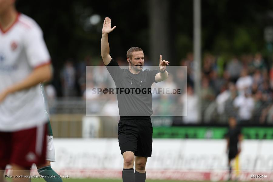 Schiedsrichter, Johannes Hamper, Willy-Sachs-Stadion, Schweinfurt, 07.08.2021, BFV, sport, action, Fussball, Deutschland, August 2021, Regionalliga Bayern, Saison 2021/2022, FCN, FC05, 1. FC Nürnberg II, 1. FC Schweinfurt 05 - Bild-ID: 2302414 Schiedsrichter, Johannes Hamper, Willy-Sachs-Stadion, Schweinfurt, 07.08.2021, BFV, sport, action, Fussball, Deutschland, August 2021, Regionalliga Bayern, Saison 2021/2022, FCN, FC05, 1. FC Nürnberg II, 1. FC Schweinfurt 05 - Bild-ID: 2302414