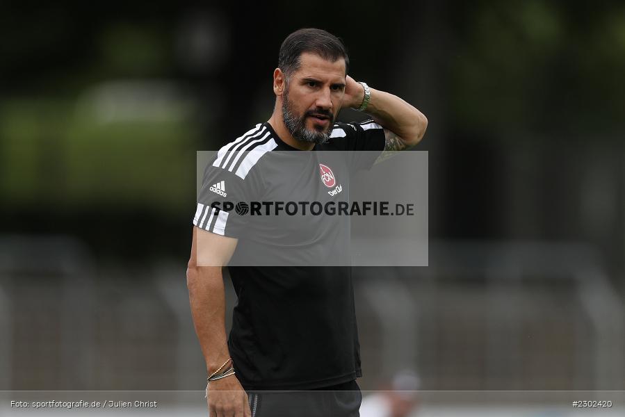 Trainer, Cristian Fiel, Willy-Sachs-Stadion, Schweinfurt, 07.08.2021, BFV, sport, action, Fussball, Deutschland, August 2021, Regionalliga Bayern, Saison 2021/2022, FCN, FC05, 1. FC Nürnberg II, 1. FC Schweinfurt 05 - Bild-ID: 2302420 Trainer, Cristian Fiel, Willy-Sachs-Stadion, Schweinfurt, 07.08.2021, BFV, sport, action, Fussball, Deutschland, August 2021, Regionalliga Bayern, Saison 2021/2022, FCN, FC05, 1. FC Nürnberg II, 1. FC Schweinfurt 05 - Bild-ID: 2302420