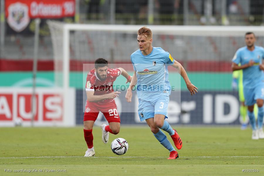 Philipp Lienhart, FLYERALARM-Arena, Würzburg, 08.08.2021, DFB, sport, action, Fussball, Deutschland, August 2021, Runde 1, DFB-Pokal, Saison 2021/2022, SCF, FWK, SC Freiburg, FC Würzburger Kickers - Bild-ID: 2302526