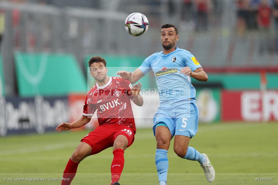 Robert Herrmann, FLYERALARM-Arena, Würzburg, 08.08.2021, DFB, sport, action, Fussball, Deutschland, August 2021, Runde 1, DFB-Pokal, Saison 2021/2022, SCF, FWK, SC Freiburg, FC Würzburger Kickers - Bild-ID: 2302527